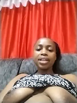 Missallan stripchat live cam model