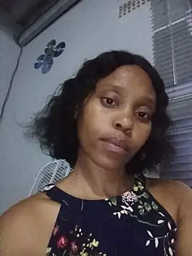 EbonyJuicyAss stripchat live cam model
