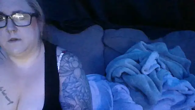 chloeluxe69 stripchat live cam model