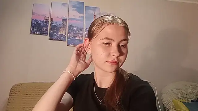 AnnettaHosaka stripchat live cam model