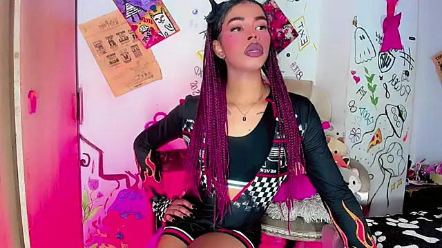 bloom444 stripchat live cam model