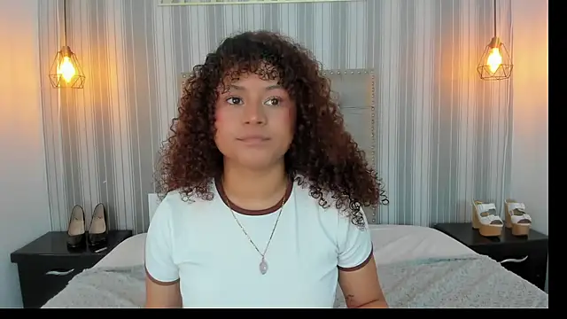 Sofiapassionne stripchat live cam model