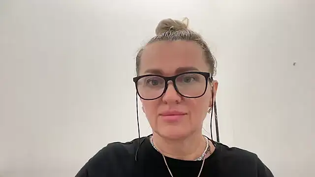 Norraya stripchat live cam model