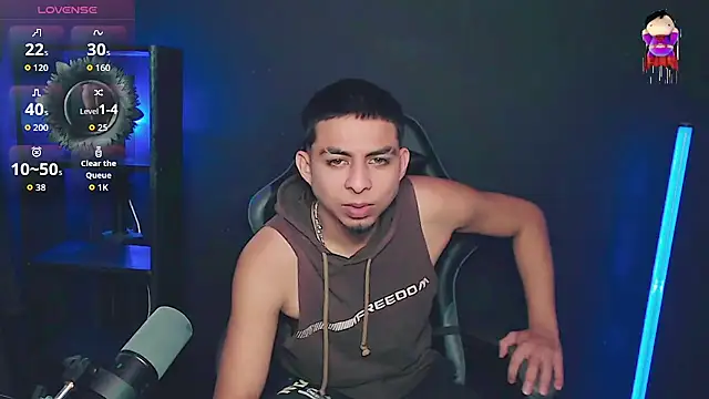 ALPHA_LATINO stripchat live cam model