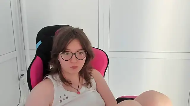 HachiYume stripchat live cam model
