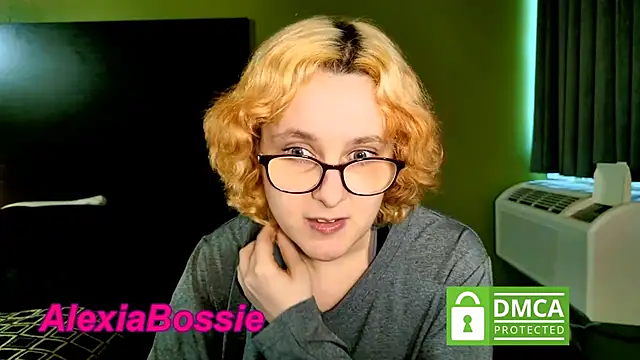 AlexiaBossie stripchat live cam model