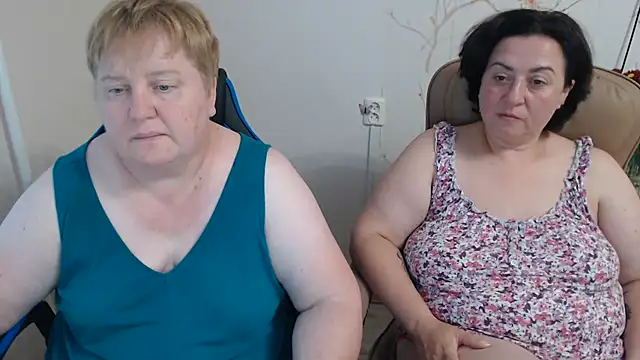 Lindy-Jeanie stripchat live cam model