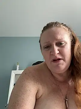 Kellilyn10 stripchat live cam model