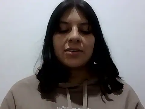 Kate-Pauhl stripchat live cam model
