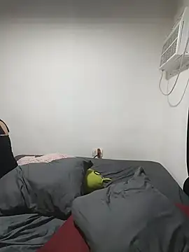 Milfvalesk stripchat live cam model
