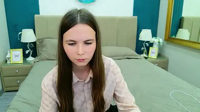 Thalia_Croft stripchat live cam model