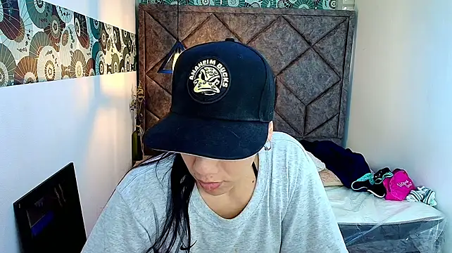 Brithny_Hot stripchat live cam model