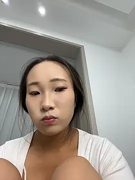 rongrong69 stripchat live cam model