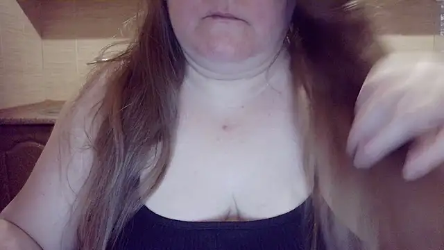MiraKiss11 stripchat live cam model
