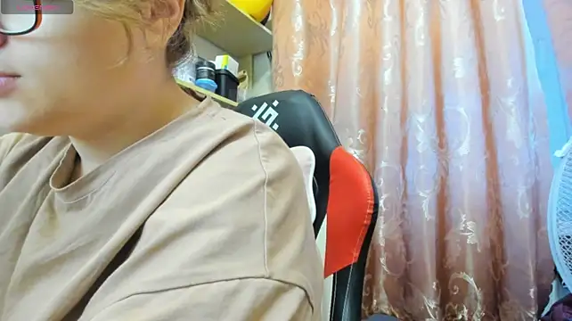 Seductive_She_Wolf stripchat live cam model