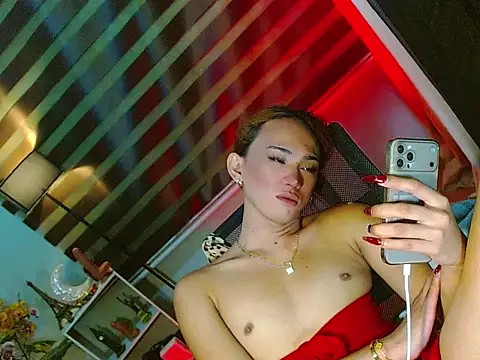 HOLLYWOOD_QUEEN_88 stripchat live cam model
