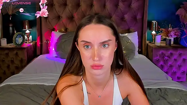 ToriSonn stripchat live cam model