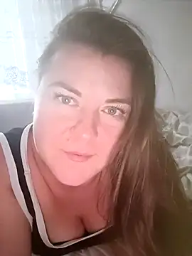 LunikaLunaX stripchat live cam model