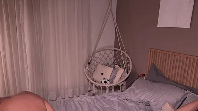 Little_Emma_11 stripchat live cam model