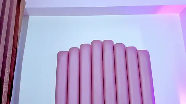 Iviaiko stripchat live cam model