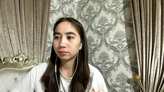 cocoSharms stripchat live cam model