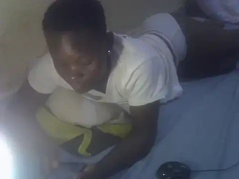 BUBBLY-QWEEN stripchat live cam model