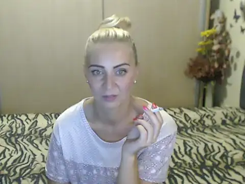 Denysyaa stripchat live cam model