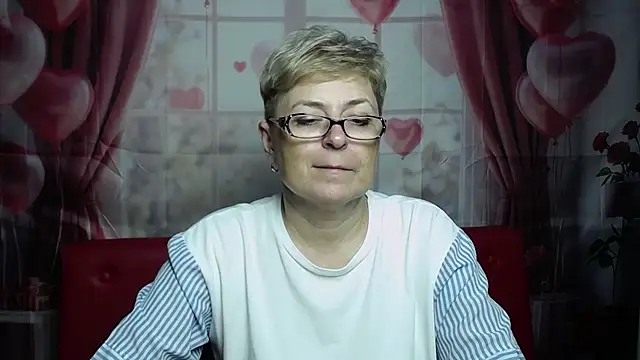 EmiliaGree stripchat live cam model