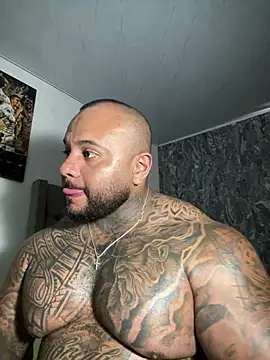 criss_zander292 stripchat live cam model