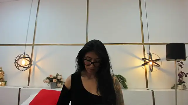 ZarayFeet_ stripchat live cam model
