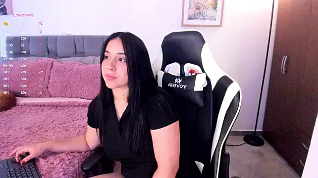 Gigi-bom stripchat live cam model