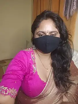 Sravvi499 stripchat live cam model
