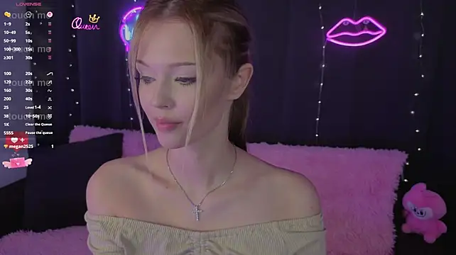 ElsaDivine stripchat live cam model