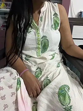 LoveJourney stripchat live cam model