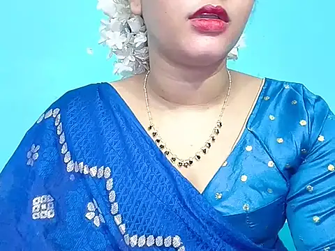 Adhiti_1 stripchat live cam model