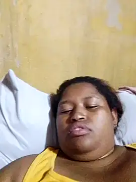 nailyn stripchat live cam model