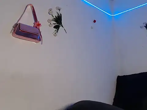 Barbianaa671 stripchat live cam model