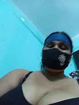 Adhora-54 stripchat live cam model