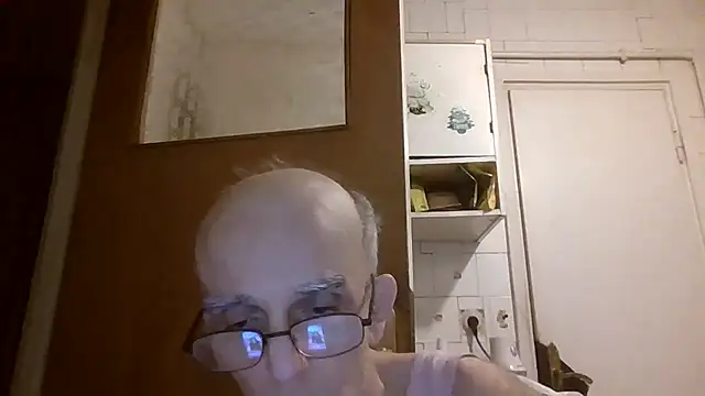 mariusica1@xh stripchat live cam model