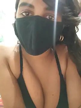 Cute-Ishita stripchat live cam model