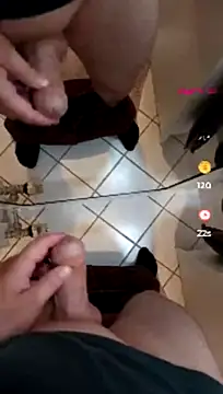 2DadBod stripchat live cam model