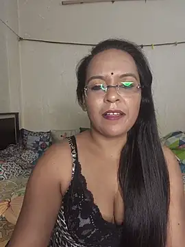naughtymia06 stripchat live cam model