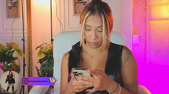 AlessiaLondon stripchat live cam model