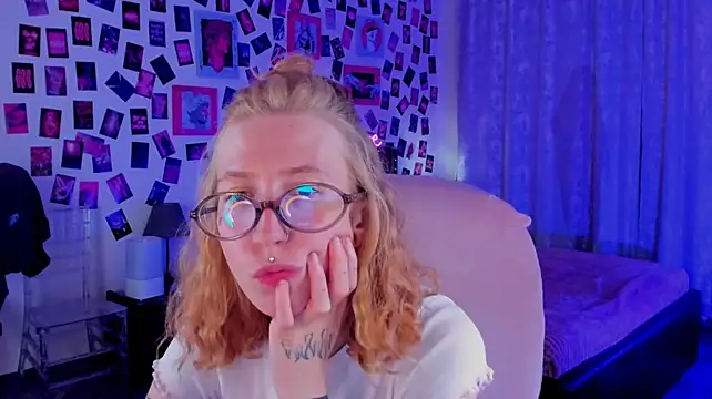 TerriaReed stripchat live cam model