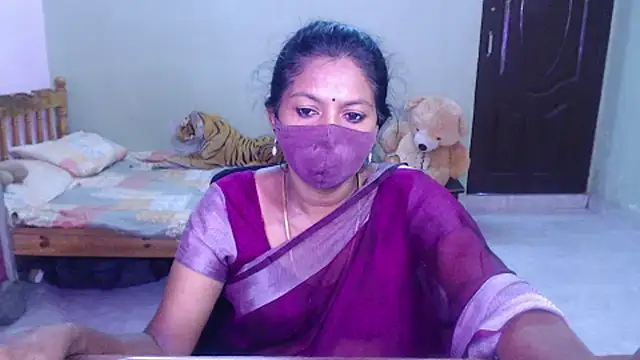 Novapol11 stripchat live cam model