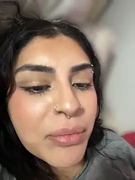 ThickerThanYoBitch stripchat live cam model