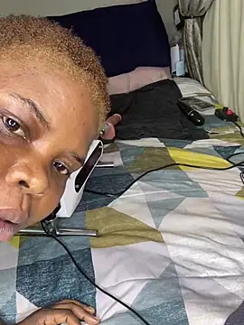 spicybootie stripchat live cam model