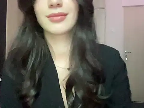 Toviraa stripchat live cam model