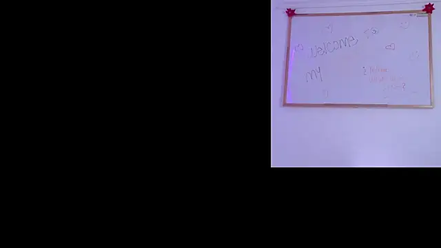 SeleneMore stripchat live cam model