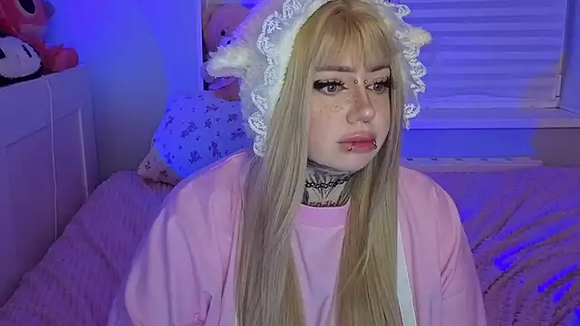Chiibis stripchat live cam model